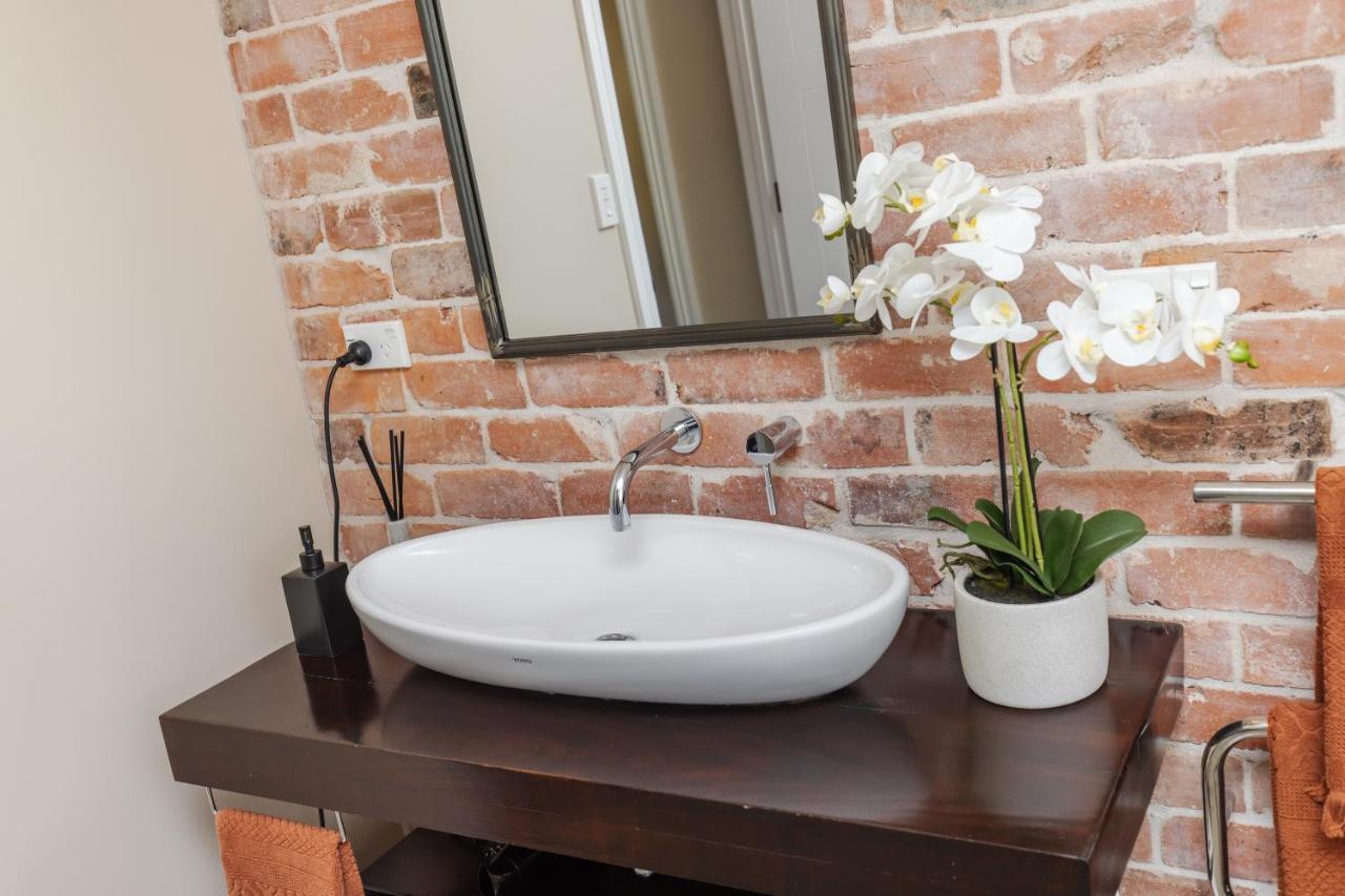 Sweet Magnolia 1 Or 2 Bedroom Suite St Kilda Cambridge With Complimentary Continental Breakfast Exterior foto